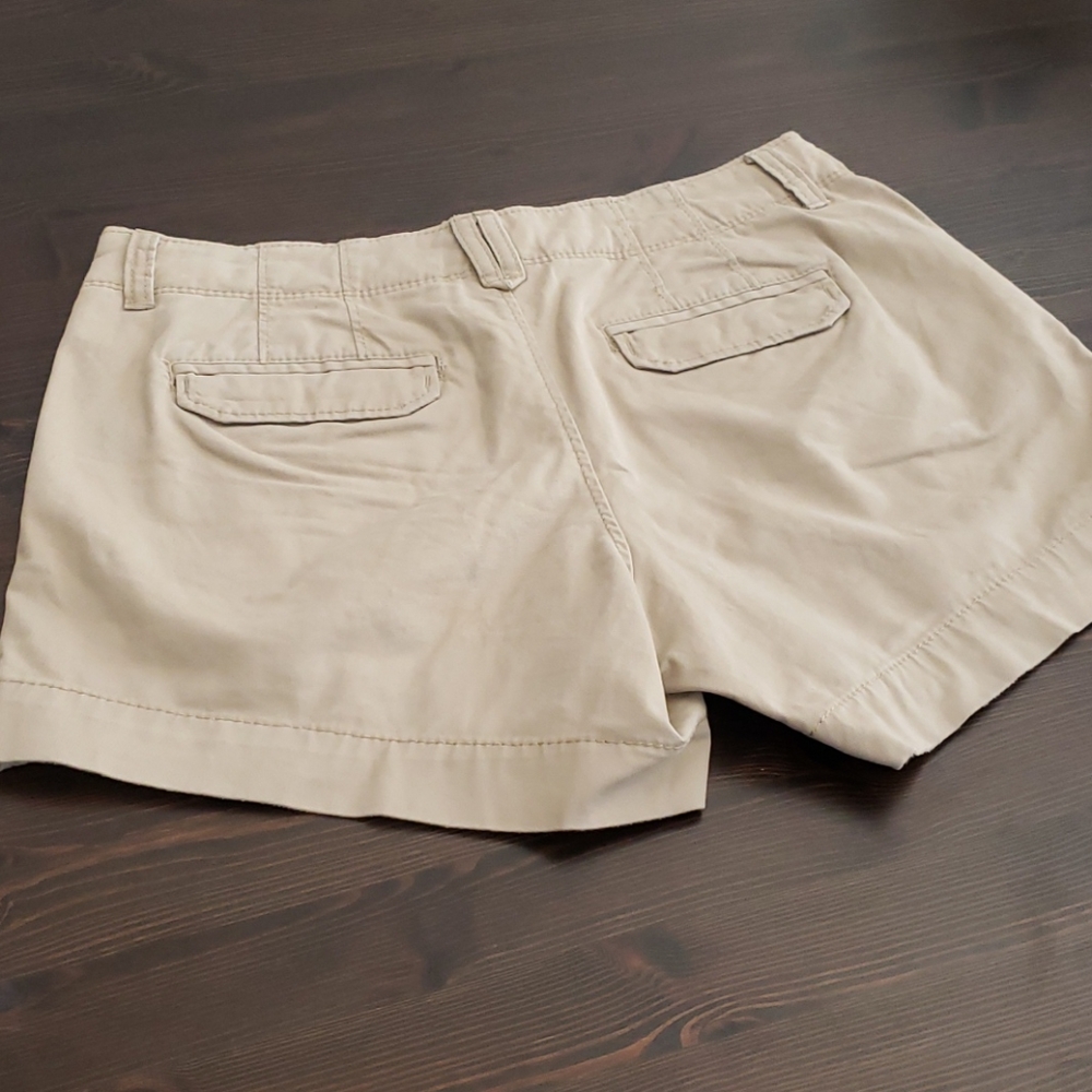 Old navy shorts - Picture 5 of 6
